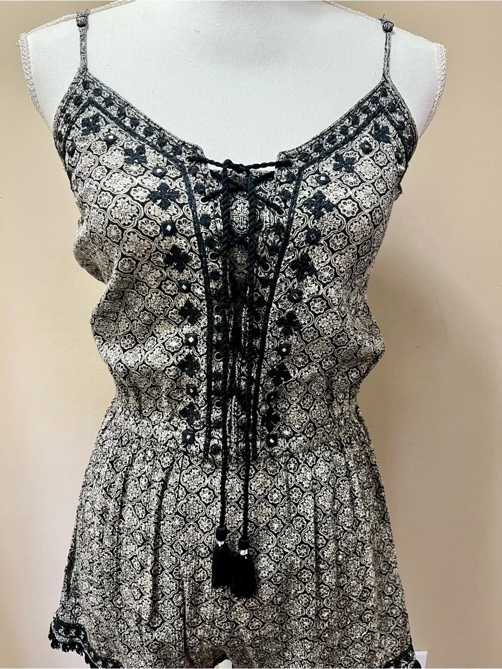 American Eagle Boho Black and White Romper Size Small - Picture 3 of 9